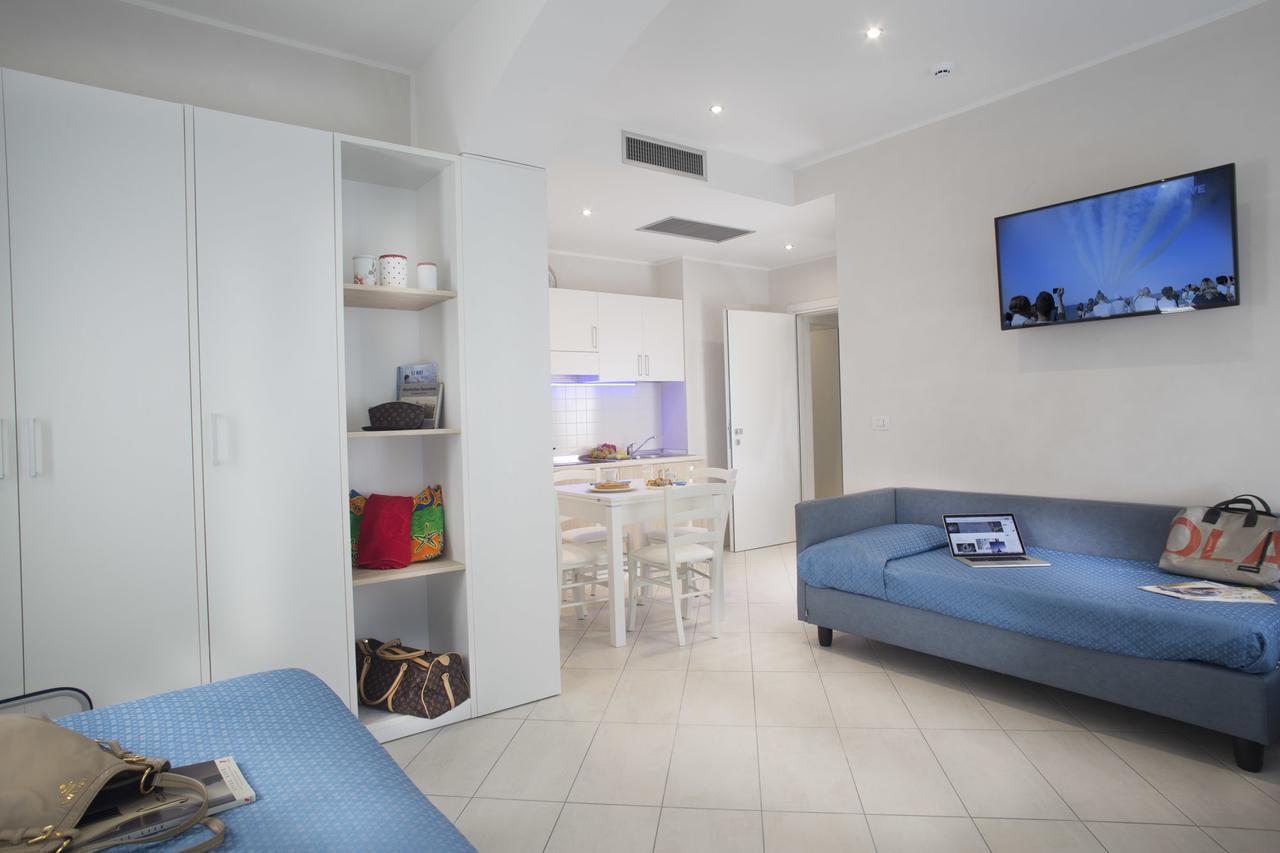 White Suite & Apartments Bellaria-Igea Marina Exteriör bild