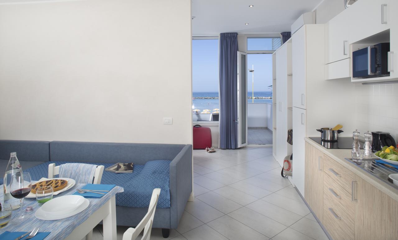 White Suite & Apartments Bellaria-Igea Marina Exteriör bild