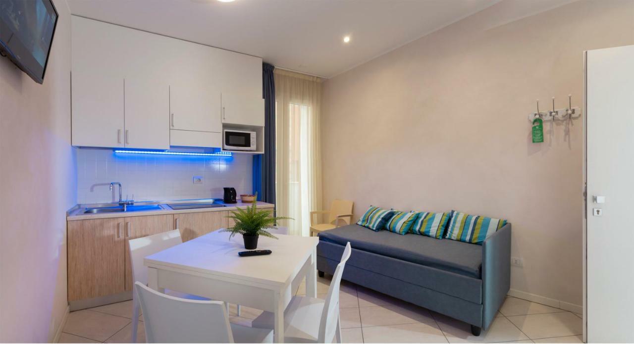 White Suite & Apartments Bellaria-Igea Marina Exteriör bild
