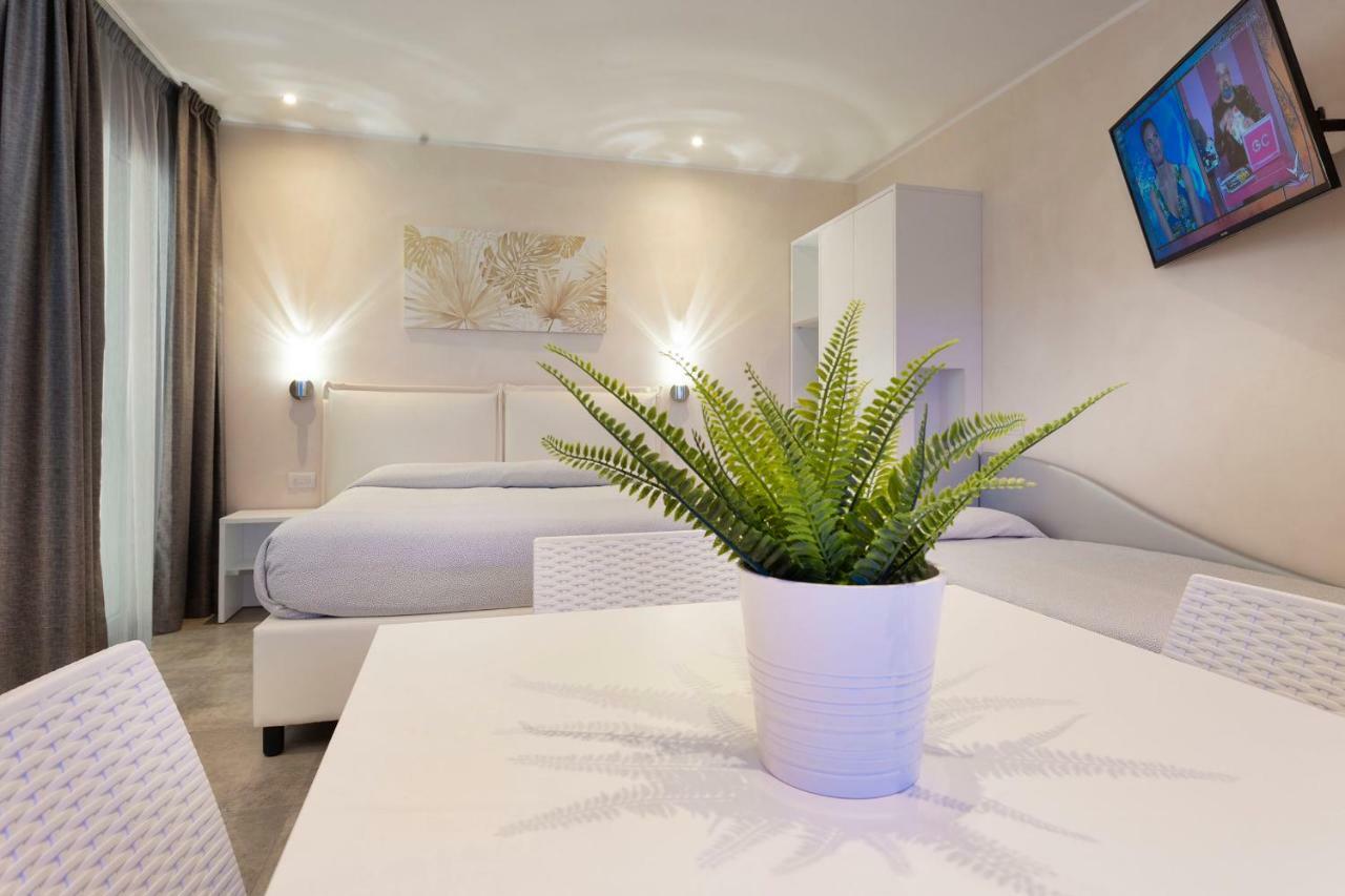 White Suite & Apartments Bellaria-Igea Marina Exteriör bild