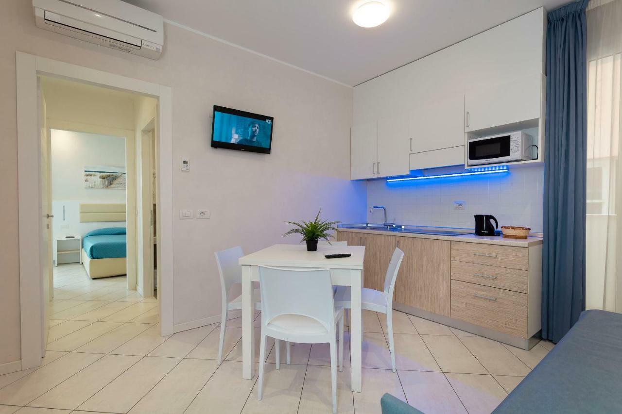 White Suite & Apartments Bellaria-Igea Marina Exteriör bild